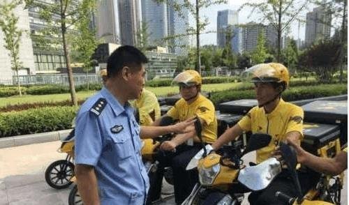 15岁少年逆行身亡，父母悲痛欲绝还要赔大车钱？