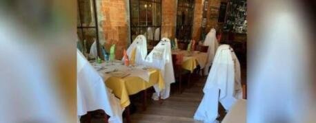 美国一家“餐厅”拿假的鬼魂当做客人（最新疫情美国报道，因新冠病毒这样做 网友：有啥用也不收钱…）