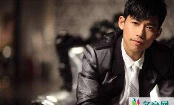 苏醒回应人气低：头铁继续闯 通病相邻竟是塑料兄弟情