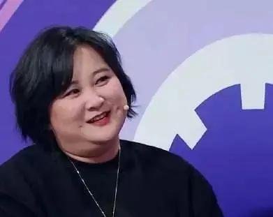 “喜剧女王”贾玲突宣悲讯，字字深情令人泪目！网友：难以相信