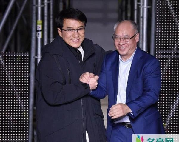 成龙巴黎跨界走秀 具体始末曝光成龙巴黎走秀是怎么回事