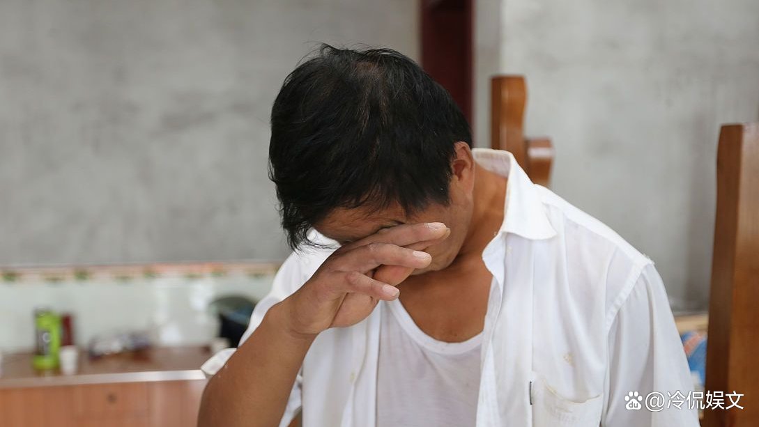 男子撞见女邻居出轨，拍下视频要挟与其一周发生5次关系，结局咋样？