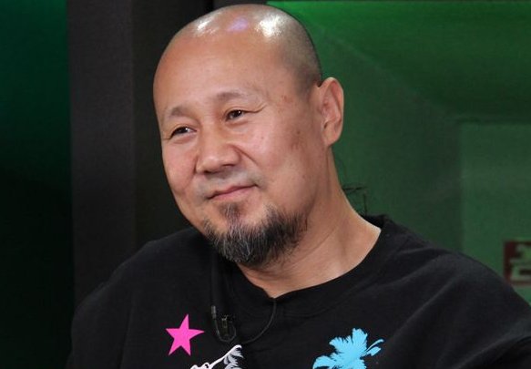 我不想说再见是什么歌？