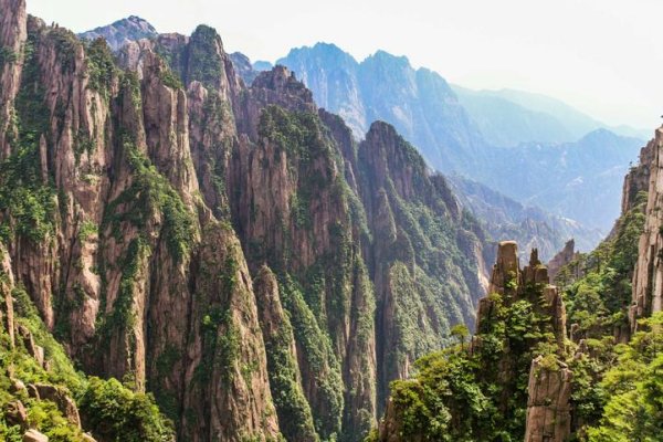 黄山奇石的天狗望月怎么描述