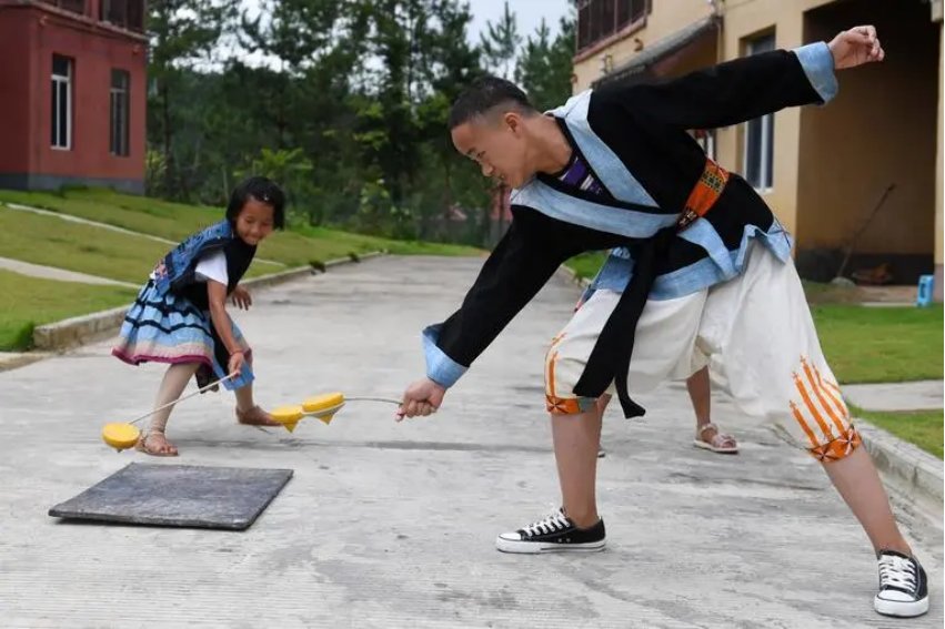 陀螺与少年好句