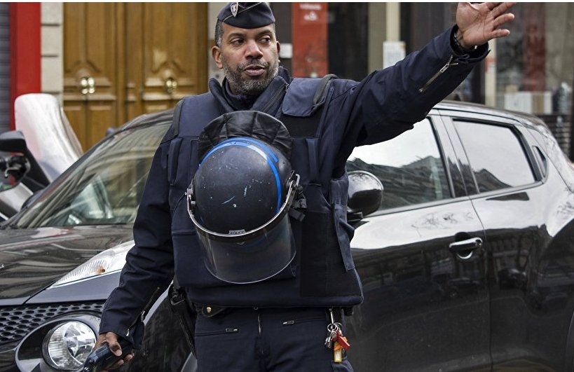 法国警察替换人质殉职了吗?