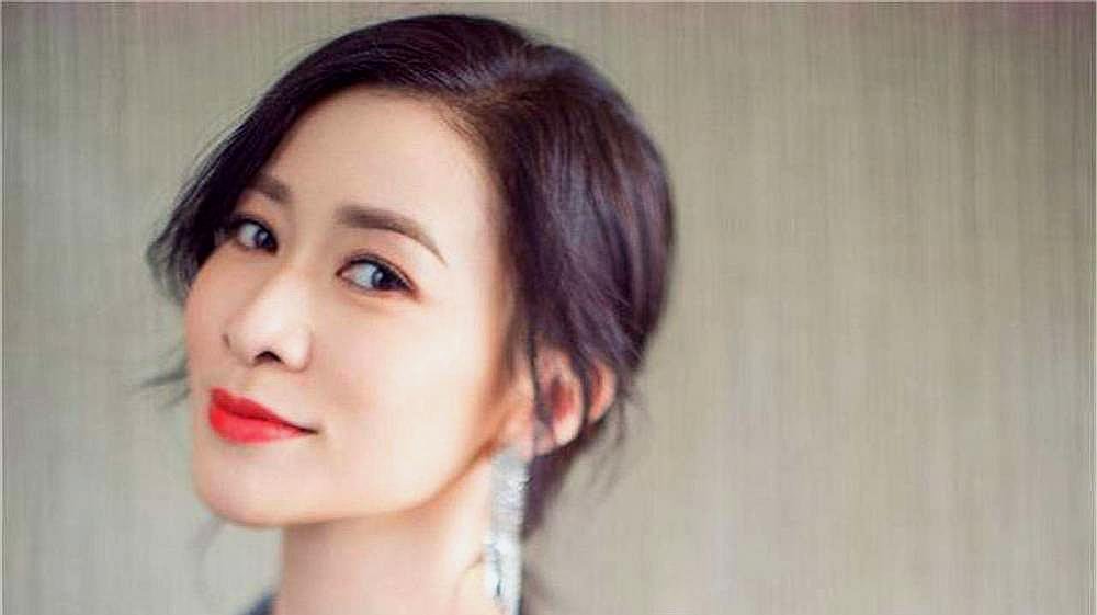 佘诗曼发115条微博回复影迷来信，每一份回应都独一无二，她性格怎么样？