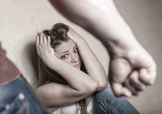 结婚4年2次鼓膜穿孔，陕西女子要丈夫道歉，他们之间到底发生了什么？