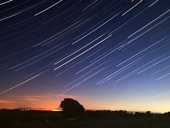 巨大“火球”流星划过英国上空，流行是如何形成的？