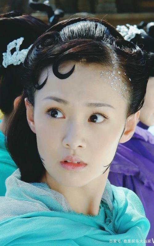 《画壁》中，为什么朱孝廉不肯放弃进京赶考？为什么芍药爱他却不肯说出来？