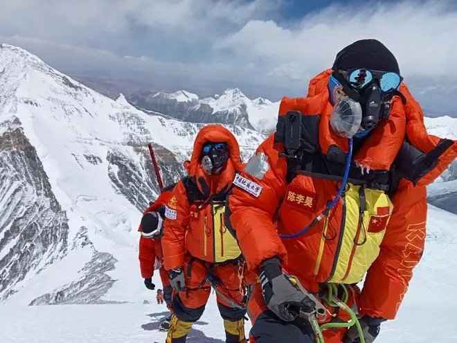 为什么要为13名勇攀高峰者点赞?