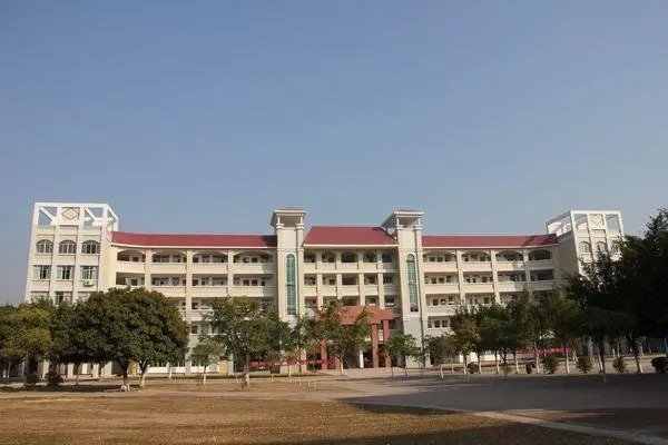 成都玉林中学高中部如何？