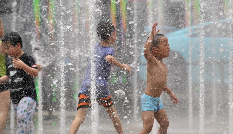 国庆假期南方还会热，最高气温35℃，导致高温天气出现的原因是什么？