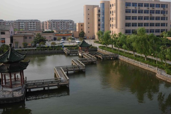 三百多分可以上什么大学