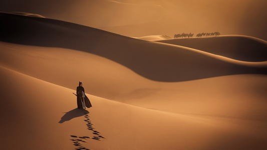 事了拂衣去，深藏身与名。