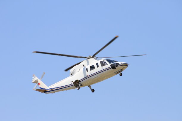 贵州一大学军训出动直升机，这是个什么样的场景？