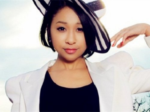 留在我身边日文是什么？