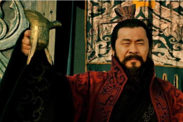 东临碣石以观沧海中的碣石是哪里？