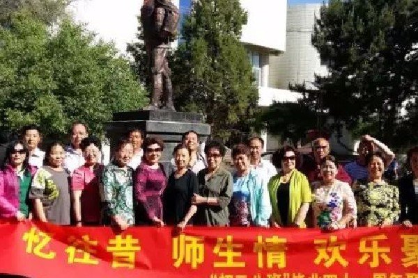 隆化县有几个高中