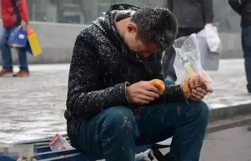 绍兴52岁确诊的哥曾多天连续工作20小时,成年人的生活究竟有多不易?