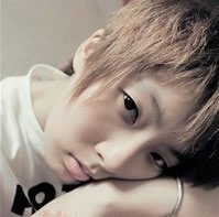 帮我找个帅气男生QQ头像，可以是闪图，要帅气的，急急急急急急急，