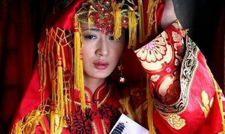 封建社会中为什么会有童养媳？童养妻的生活怎么样？