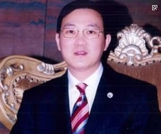 董卿的第一个丈夫是谁