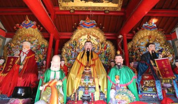 中国道教供奉的三位最高尊神分别是谁？