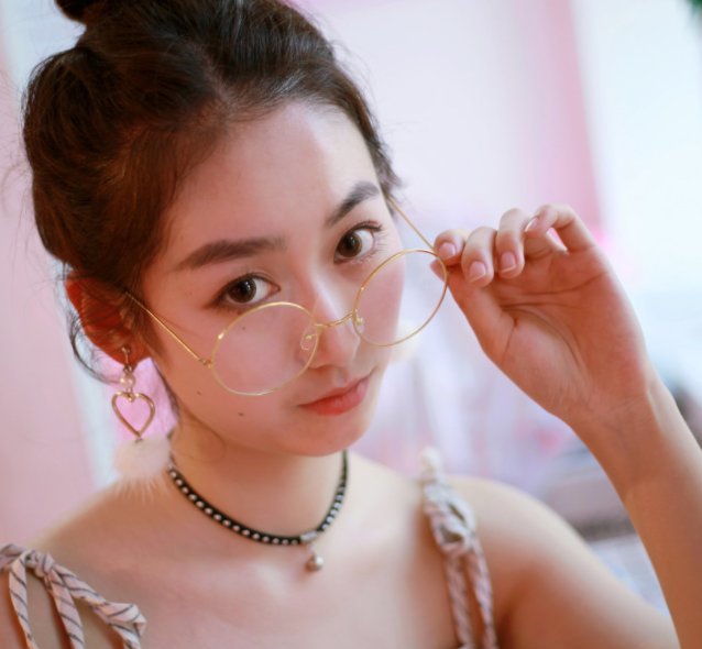 为什么女生会偷看男生？