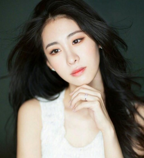 知名导演曝华晨宇还有个孩子，孩子的母亲是张碧晨吗？