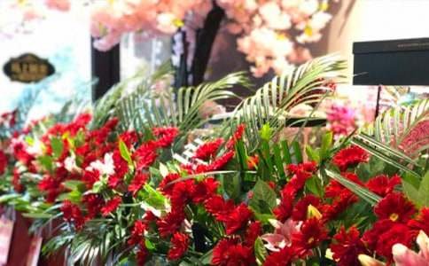 婚庆花篮用什么花 有哪些常用花