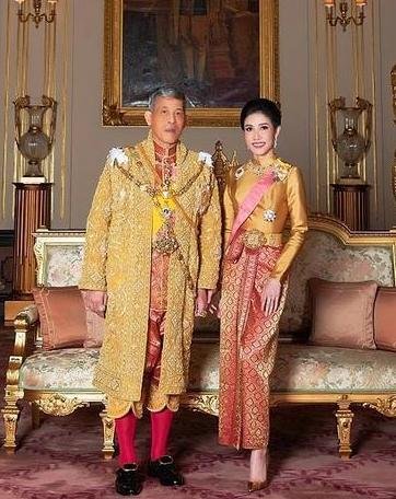 泰国诗妮娜王妃狱中暴毙，因不忠被废，秘密火化其母癫痫发作,你怎么看？