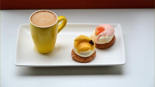 hollo,goodafternoon是什么意思？