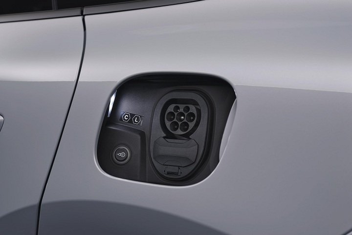 Macan纯电版亮相纽约车展，能否卷得过国产厂商？