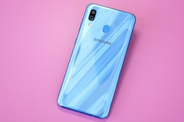 哪一款手机屏幕最大?