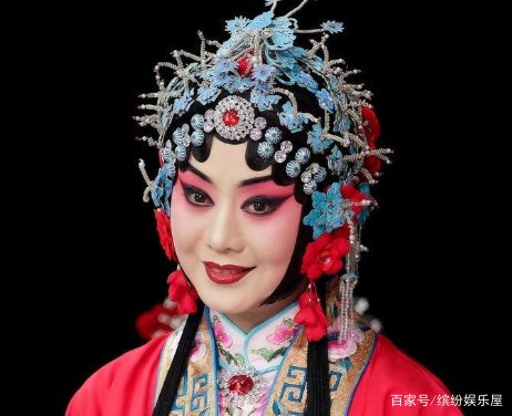 被很多人称为“京剧第一美人”的李胜素，到底是一个什么样的人？