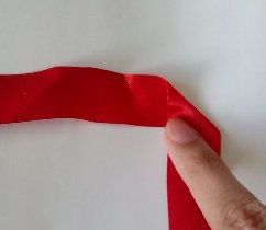 彩带玫瑰花手工制作方法