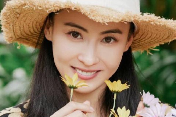 张柏芝表示说话声音大是因为耳弱，她这是“谎话精”的发言吗？