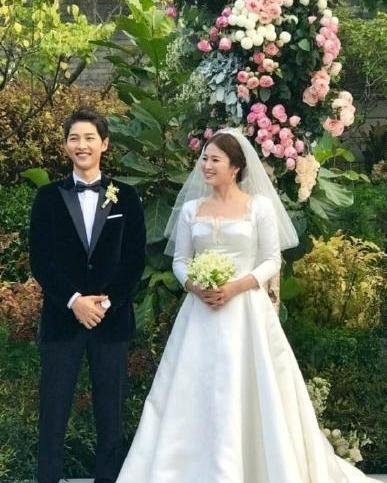 宋仲基和宋慧乔离婚,结束两年不到的童话爱情,你怎么看?