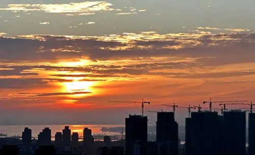 北京现绝美朝霞,天空“秒变”油画画板,这种现象是如何形成的?