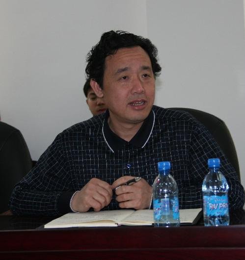 屈冬玉的人物履历