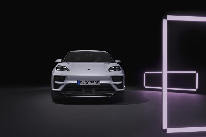 Macan纯电版亮相纽约车展，能否卷得过国产厂商？