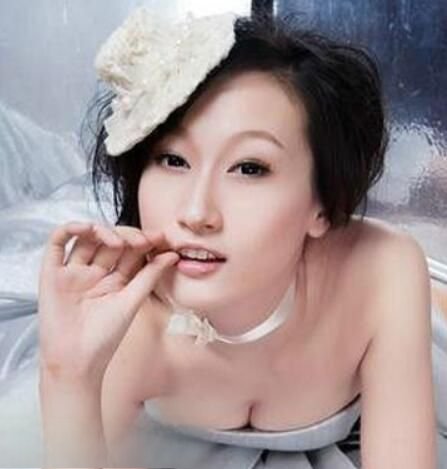 郑钧第一任妻子是谁 郑钧第一任妻子现状如何结婚了吗