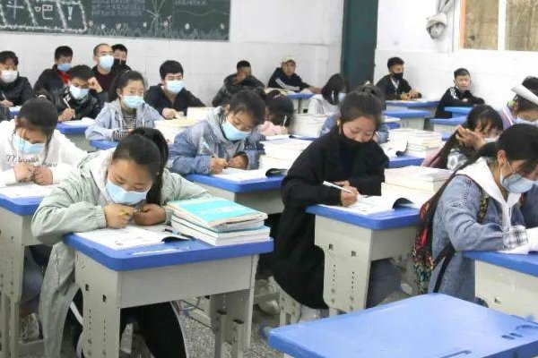 过秦论原文拼音