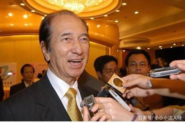 何鸿燊去世后一年都没下葬，这一年不下葬的原因是什么？