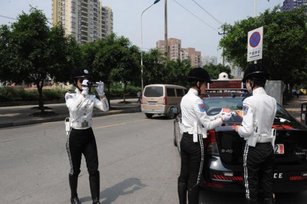 重庆交巡警 协警工作时间及休息时间,尽量详细