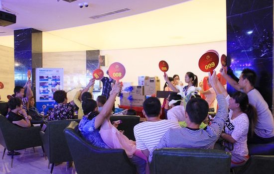 重庆一手机号拍出85万元，为何富豪们都喜欢用王炸手机号？