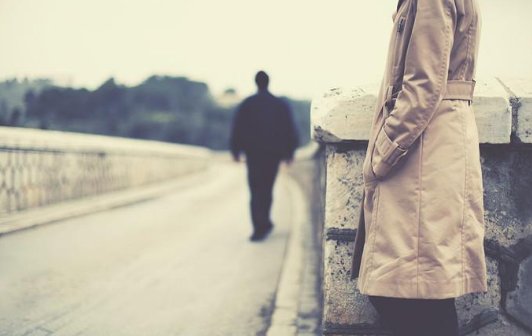 分手后卖前男友送的东西被发现，你有过哪些类似的尴尬瞬间？