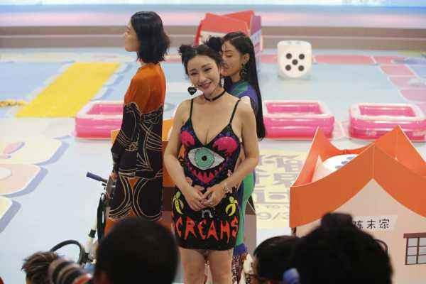 柳岩《男人装》脱得最彻底，她是娱乐圈最真性情的女星吗？