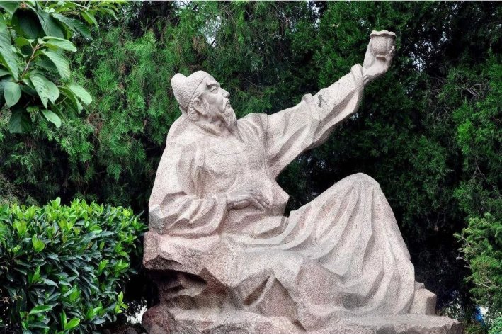 海畔风吹冻泥裂枯桐叶落枝梢折的意思